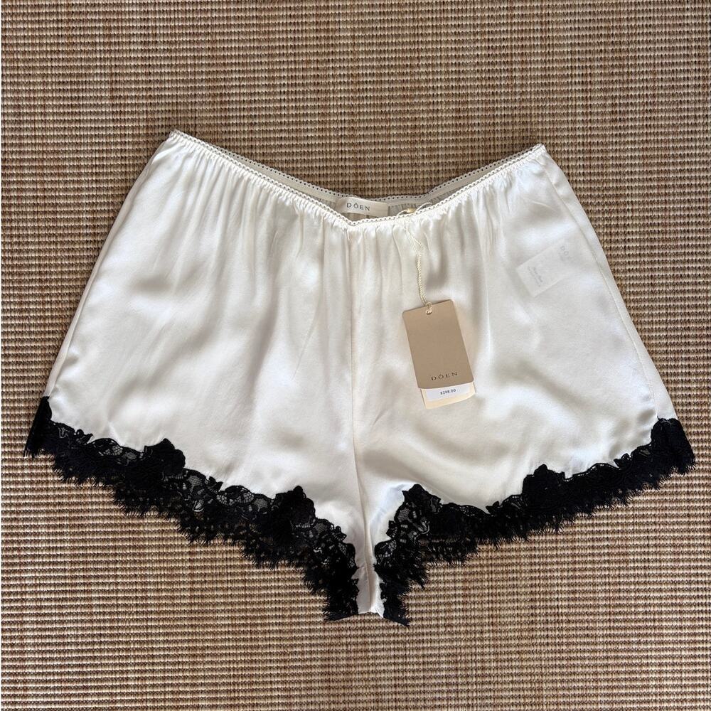 NWT Doen Iona Silk Lace Trim Elastic Waist Shorts Sea Salt et Noir Black White